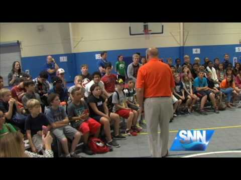 Dick Vitale Honors John Saunders with Inspirational Speech