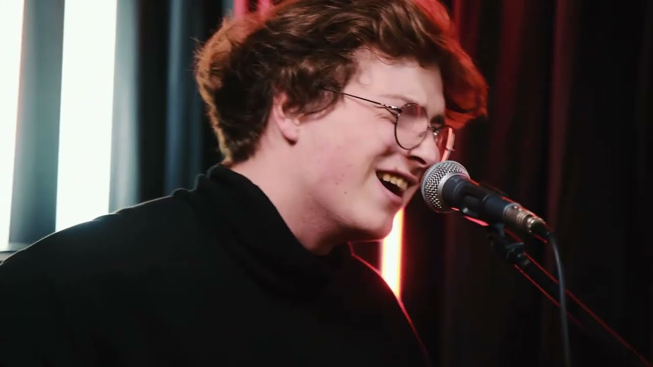 Бонд с кнопкой — МИКИС Bootleg для кухни и танцпола