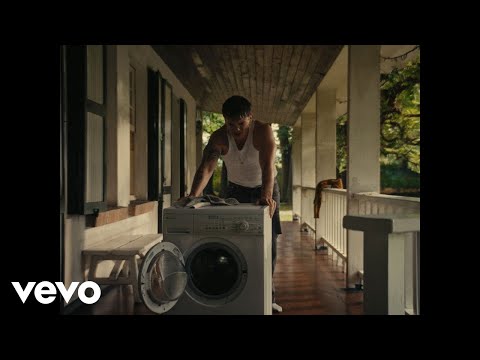 Olly, Juli - La lavatrice si è rotta (Visual Video)