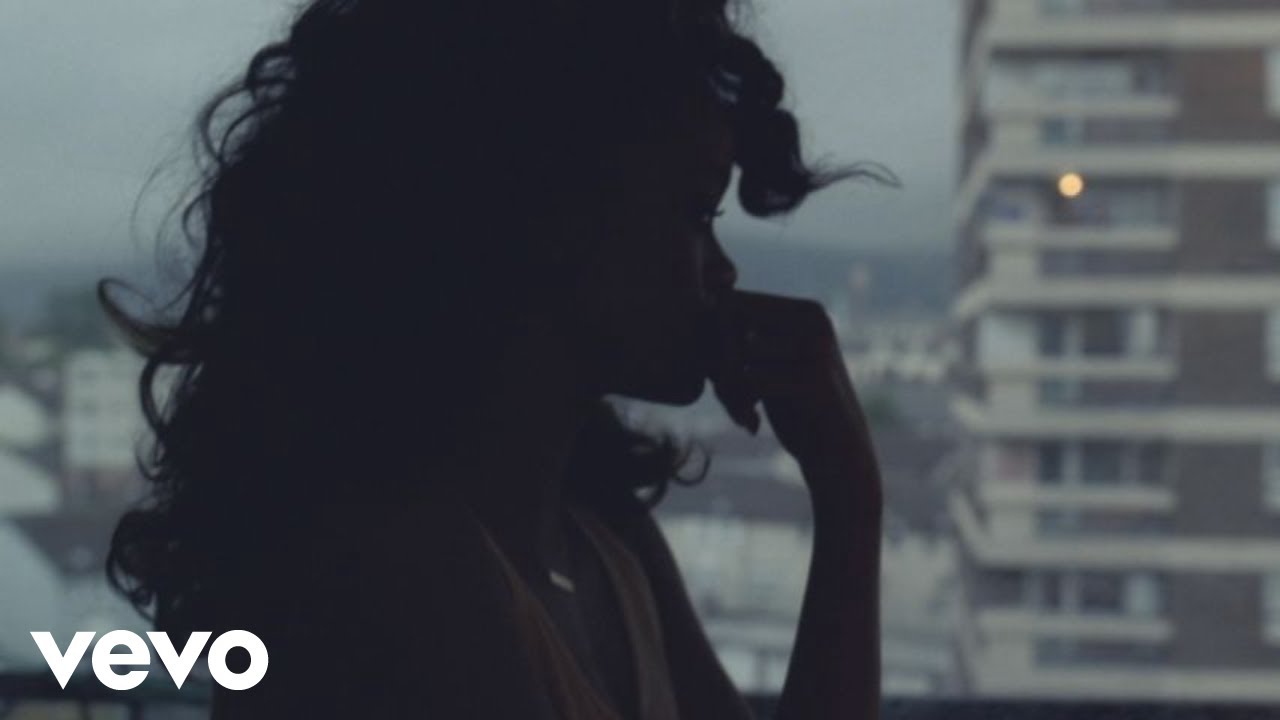Rihanna - We Found Love ft. Calvin Harris 🎶