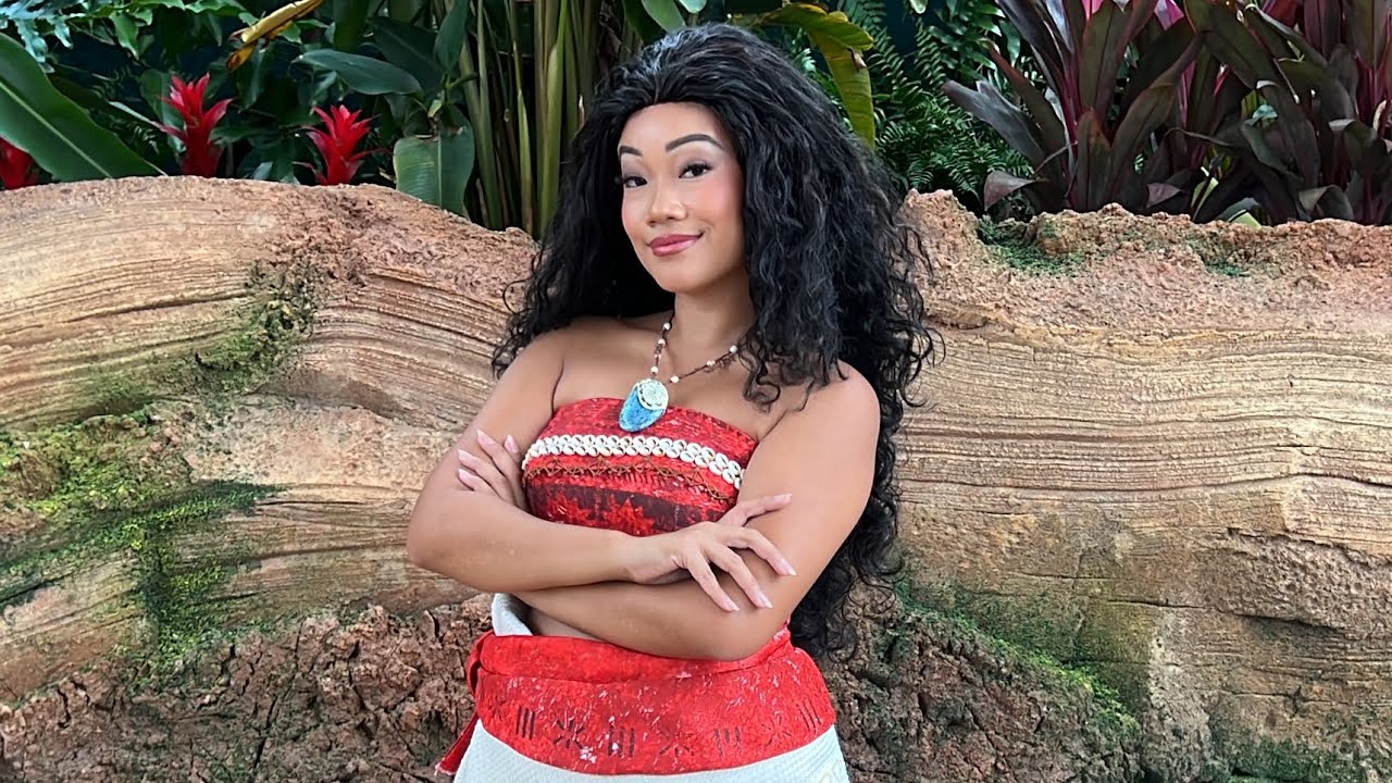 Meet Moana at EPCOT Near Journey of Water π
