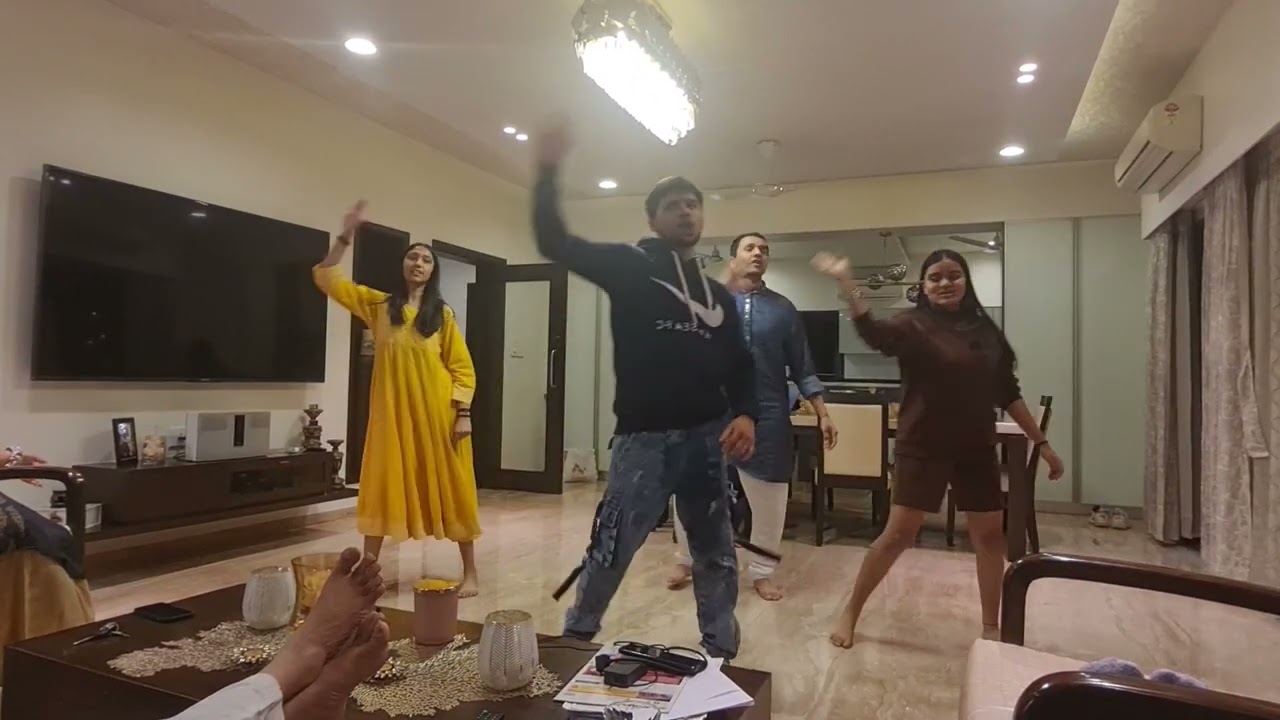 Energetic Group Dance Choreography for 'Sooraj Ki Baahon Mein' ☀️