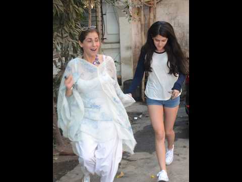Dimple Kapadia with her granddaughter♥️ she is very beautiful 🤩 nithara #love #bollywood