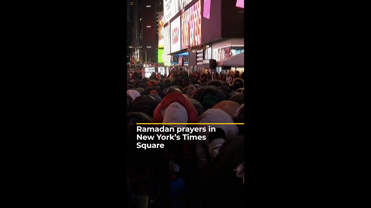 Muslims Gather for Ramadan Prayers in Times Square