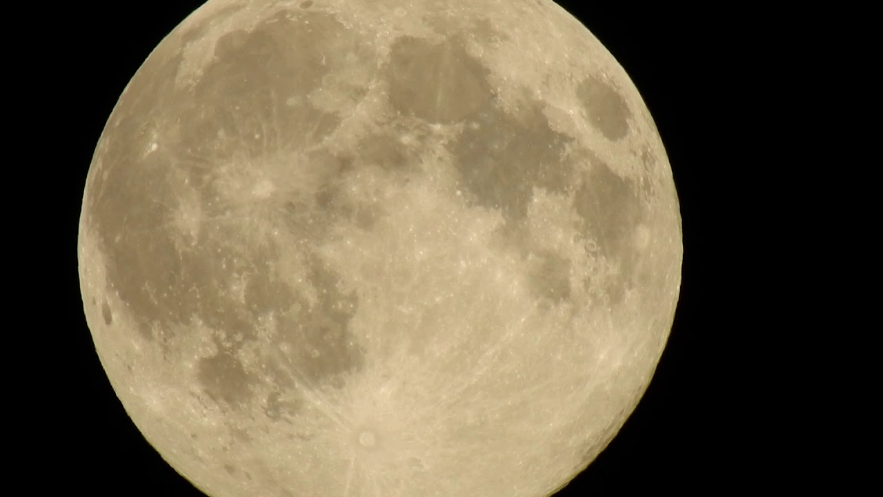 Supervollmond am 8. April 2020