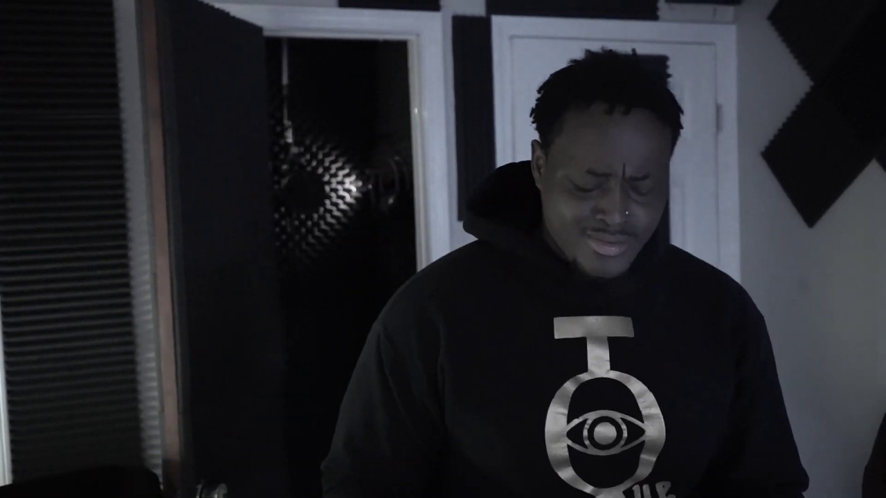 I QUE - 'Autopilot' (Official Music Video)