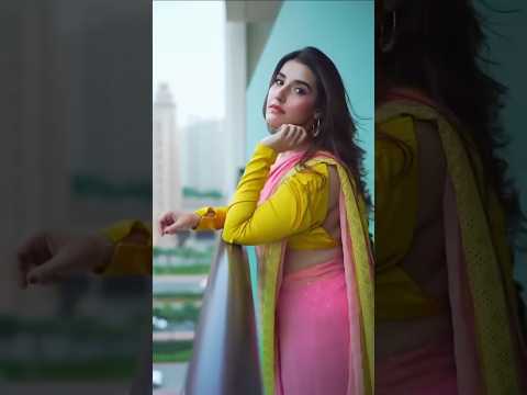Hareem Farooq is looking stunning in backless saree #hareemfarooq #saree #backlesssaree