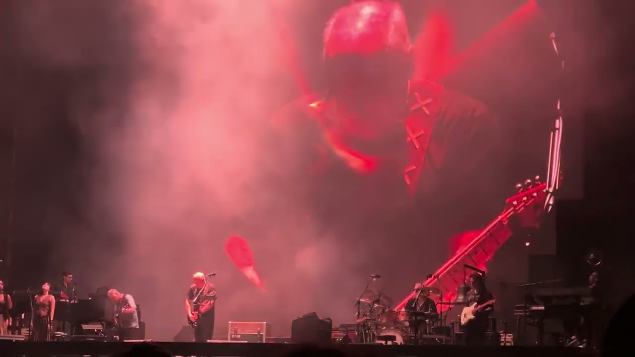 David Gilmour Performs 'Sorrow' Live in Rome 2024 🎸