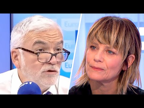 Propos de Marina FoĂŻs : "Elle dit ce que dit le pape !" (Pascal Praud)