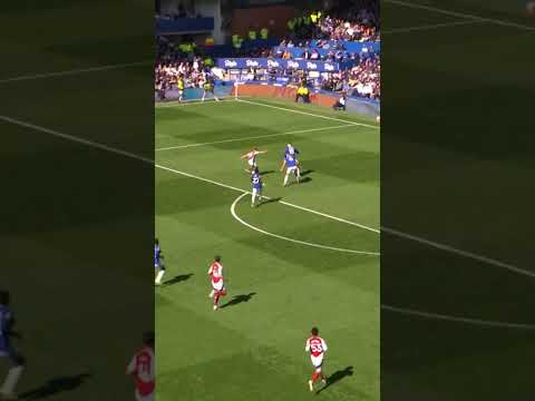 LEANDRO TROSSARD LOVES SCORING AT GOODISON PARK 🪄