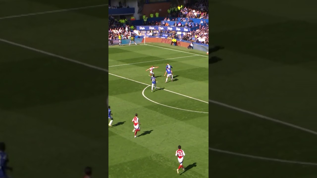 Leandro Trossard's Passion for Scoring at Goodison Park ⚽