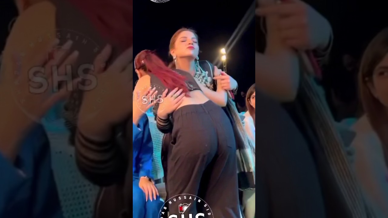 Aima Baig's Hot Moments π₯