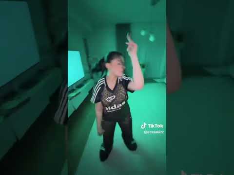 bak kapıda yazıyor 10 numara🤯 //tt:edasakızz #10numara #tut #kesfeteyyiz #keşfetbeniöneçıkar #fyp