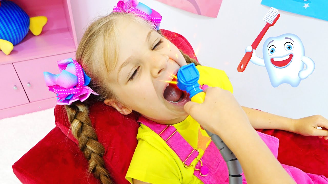 ديانا تتعلم أهمية تنظيف الأسنان مع والدتها 🦷