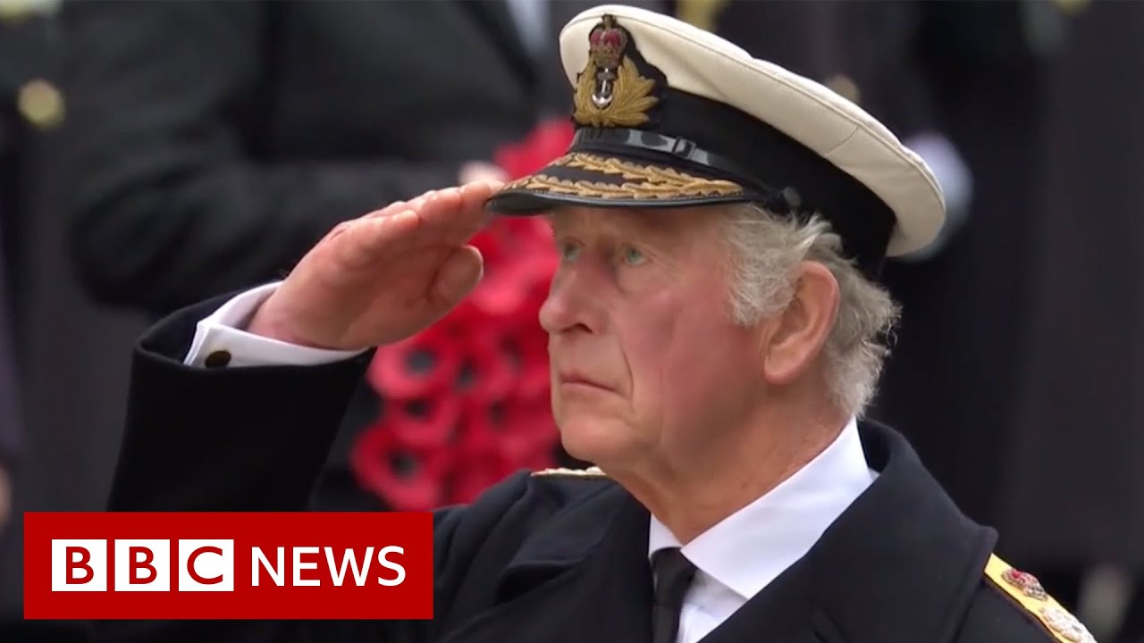 UK Honors Fallen Heroes with Silence on Remembrance Sunday π¬π§