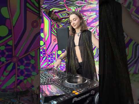 Abstract Machine Takes Thailand – Universo Paralello Teaser Set Drop!