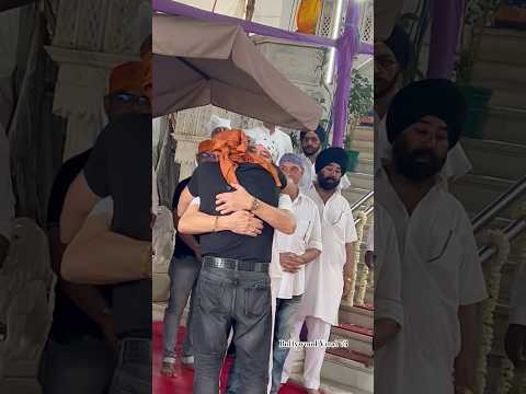 #bobbydeol At #salmankhan Bodyguard #shera father prayer Meet 😭🙏 #ytshorts #trendingshorts #shorts