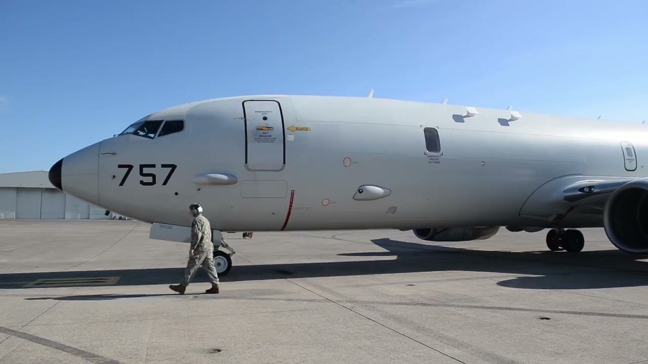 Inside the Navy P-8A Poseidon βοΈ