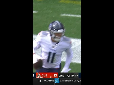 Chris Moore catches for a 33-yard Gain vs. Cleveland Browns
