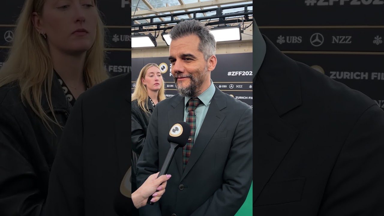 🌟 Wagner Moura and Kleber Mendonça Filho on the Green Carpet at #ZFF2025.