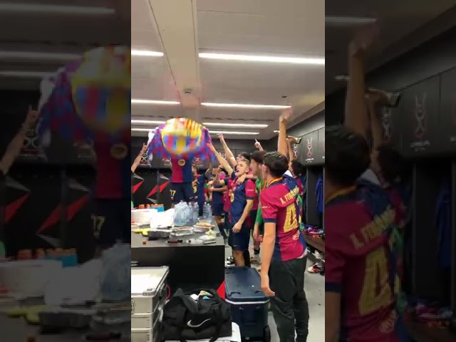 Marc Casado Émeut en Interprétant l'Hymne du FC Barcelone 🎶