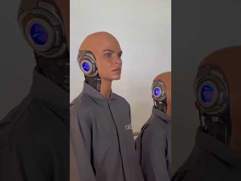 من هؤلاء؟ بشر ام روبوتات