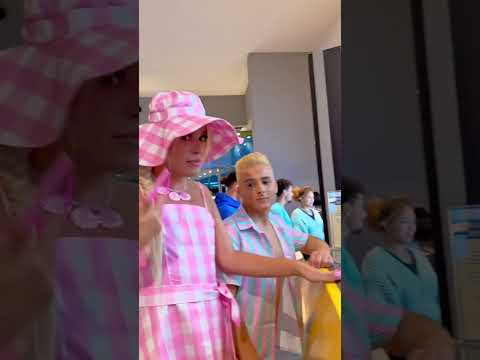 Je vais au cinéma en Barbie sans payer 💖😂