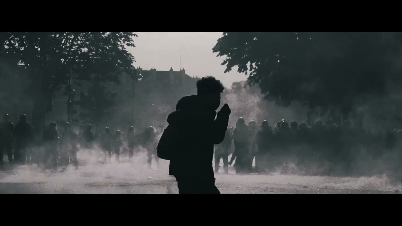 L'Êtrangère - Bientôt la fin du monde (Vidéo officielle)