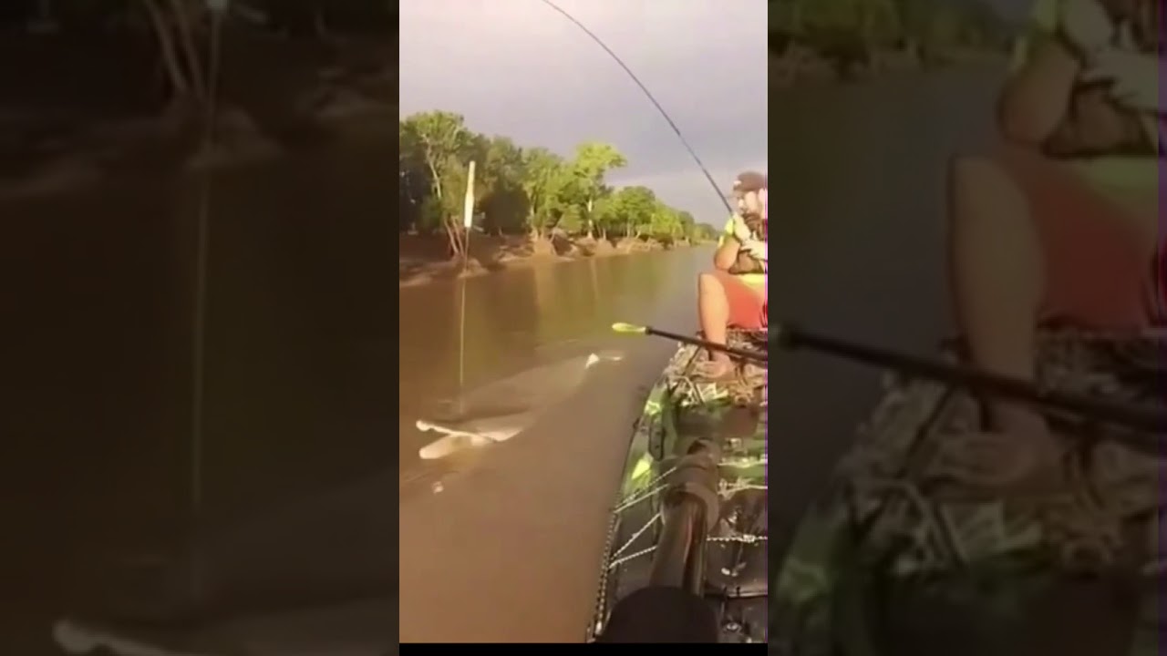 Эпичная борьба с огромной щукой на спиннинг 🎣