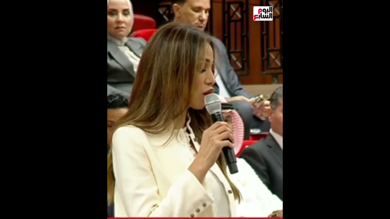 نائبة تخطئ في القسم 3 مرات بمجلس الشيوخ