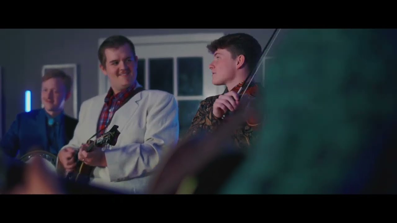 Carson Peters & Iron Mountain Perform the Heartfelt Bluegrass Cover of 'How Blue' 🎶