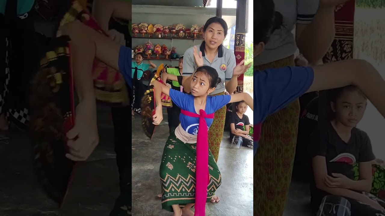 Viral Bali Dancer 🩰
