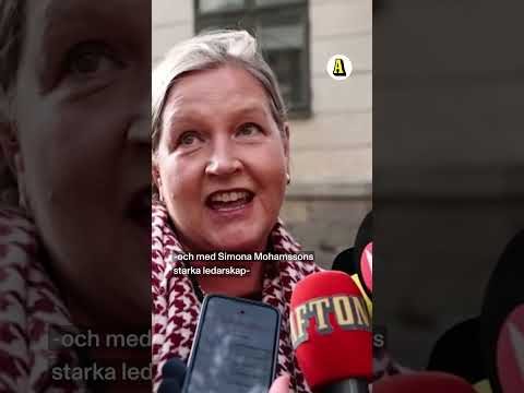 Här anländer Mohamsson till Liberalernas möte