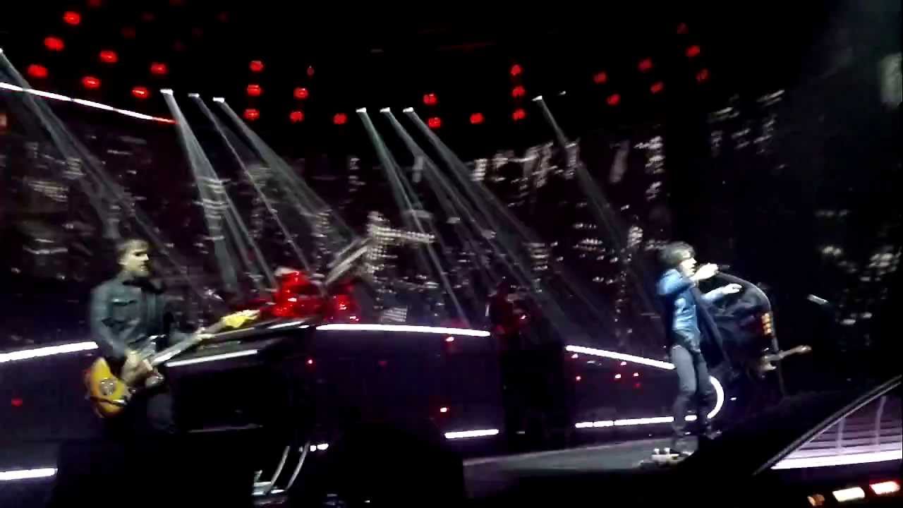 Indochine @ Zénith de Rouen 17/10/13 - Intro + Black City Parade