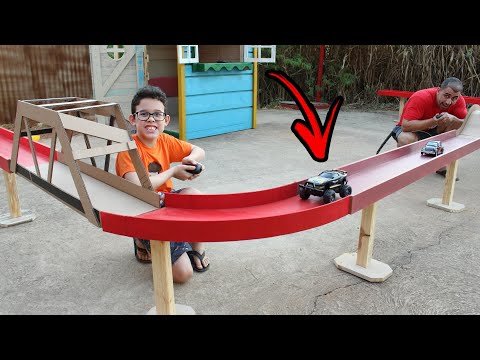 ESPECIAL PISTA GIGANTE DE CARRINHO E CIENTISTA | Lucas Vasconcelos