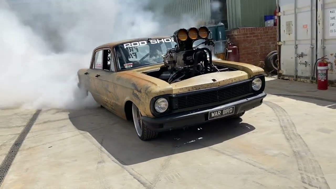 Epic 15-Second Burnout at Castlemaine Rod Shop ππ₯
