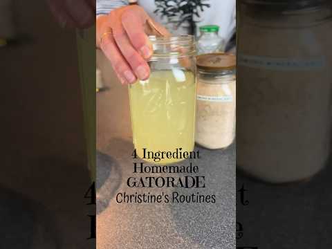 4 INGREDIENT HOMEMADE GATORADE FRESHLY MADE! DIY hydration made easy! #gatorade #diygatorade