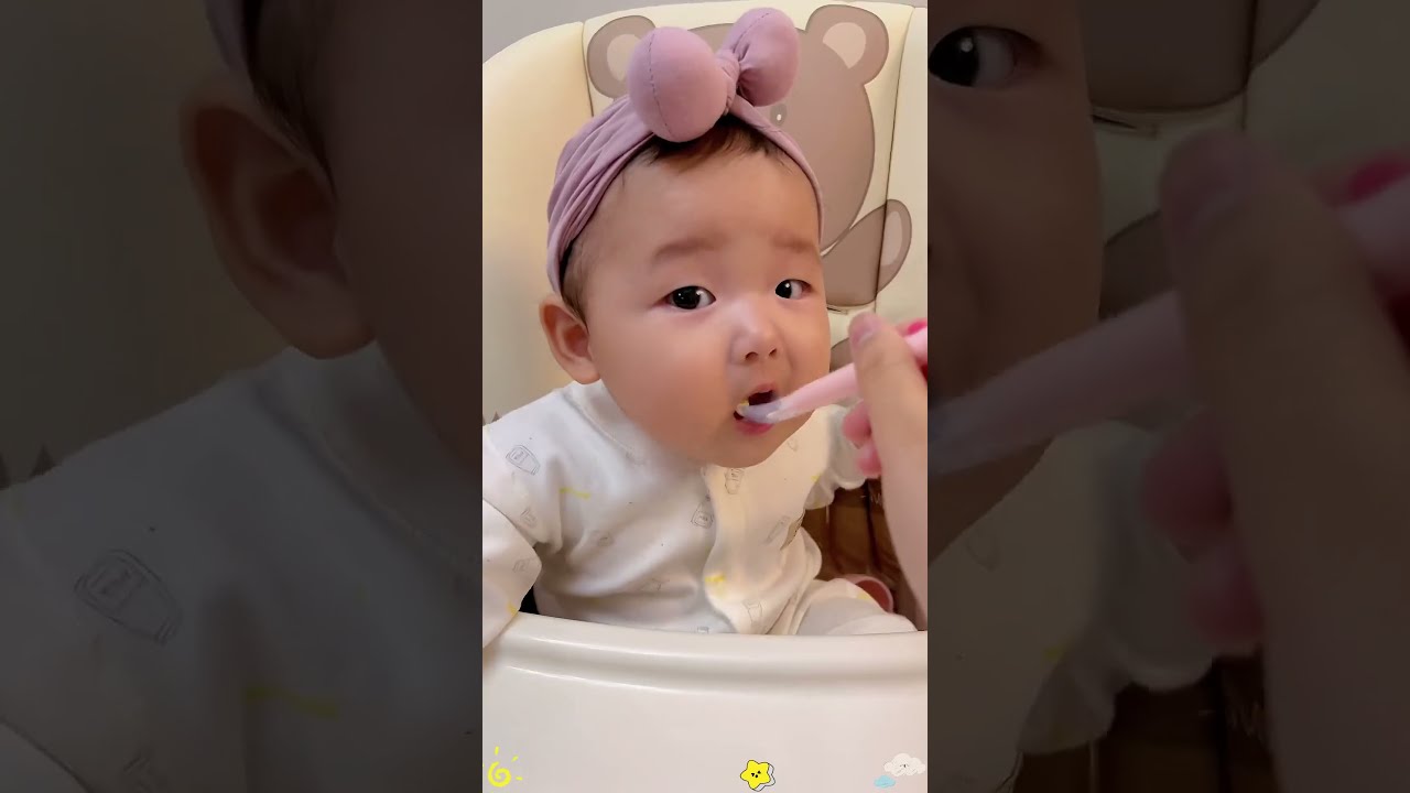 Easy Fruit Feeding with Baby Fruit Spoon 🍽️