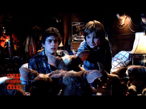 Gremlins | Multiplying Mowagi | ClipZone: Horrorscapes