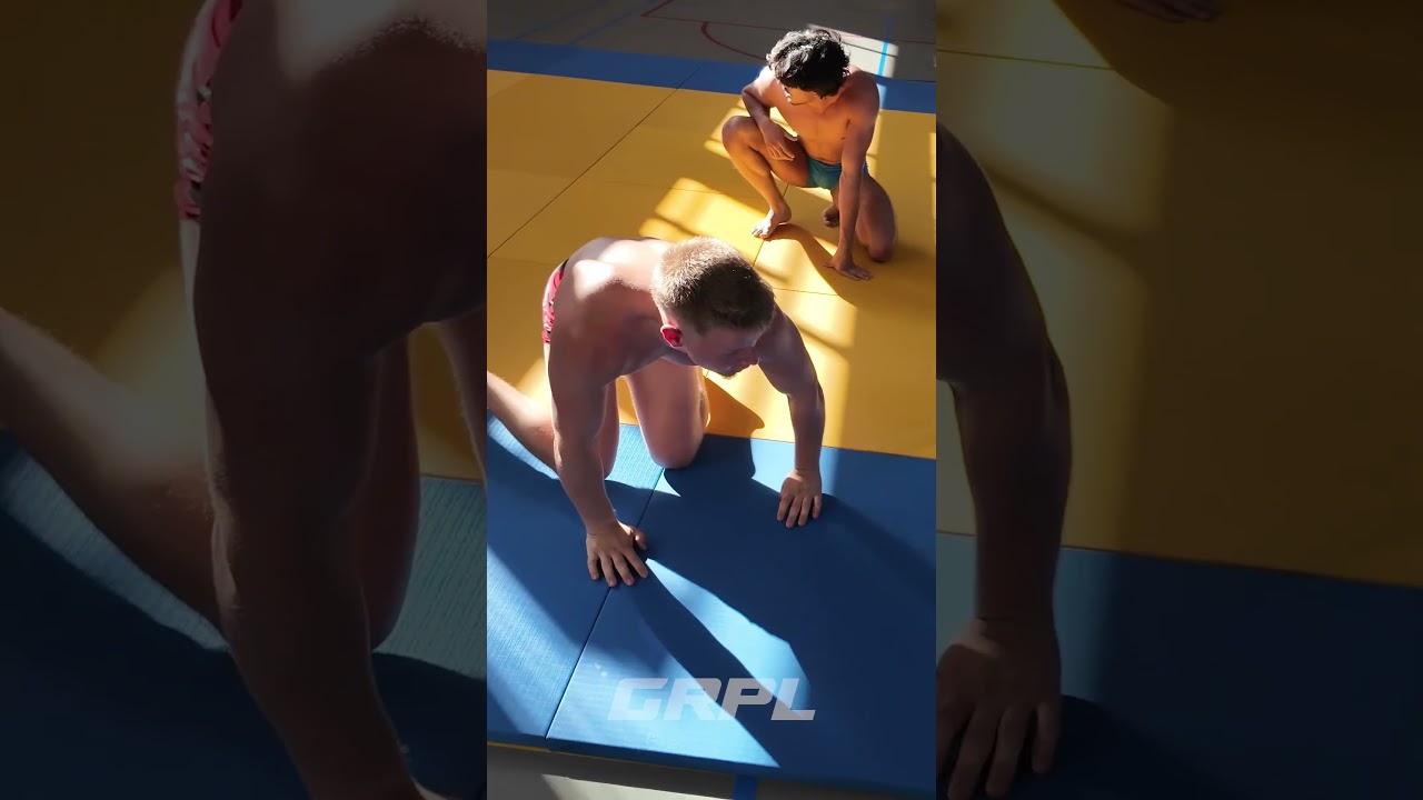 Epic Debut: Nicky vs Tom in Submission Wrestling Showdown đź’Ą