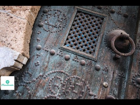 Tunis Travel Guide - Tunisian moment of charm