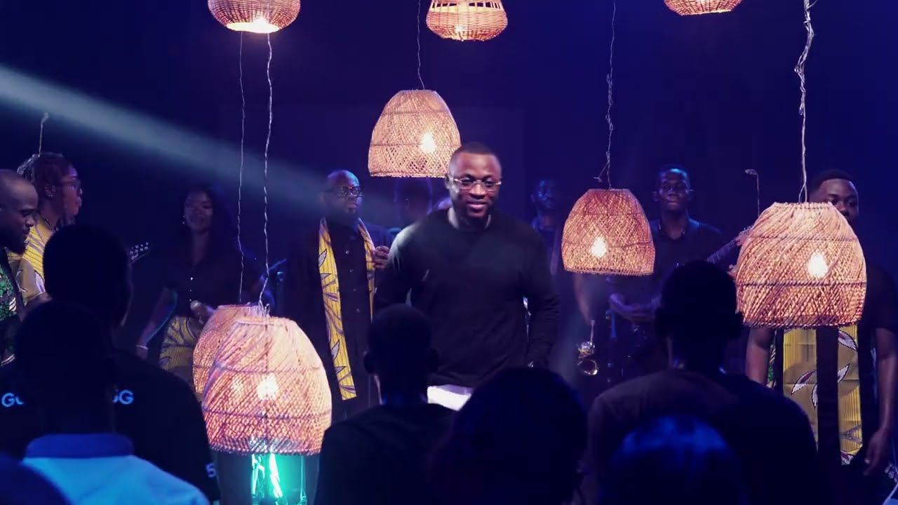 Christian Mukuna - Meddley Louange (Live 🎶)