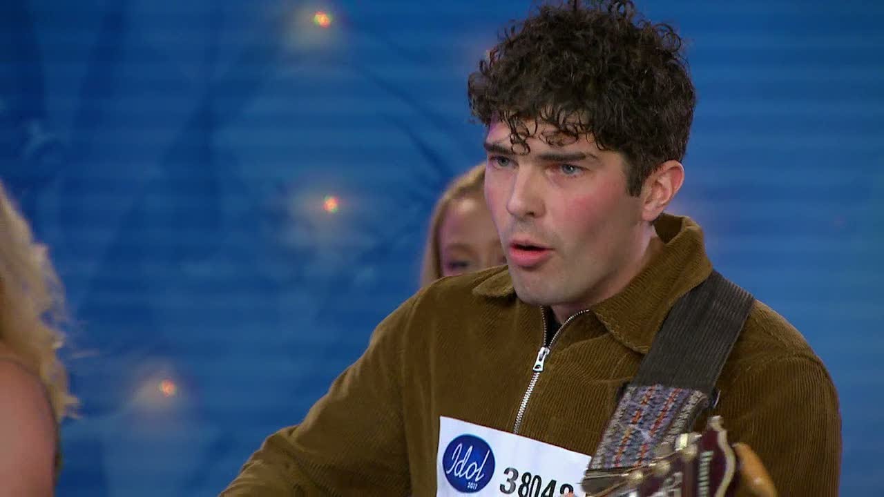 Daniel Hallbergs Romantiska Överraskning till Jurymedlemmen i Idol 2017 💖