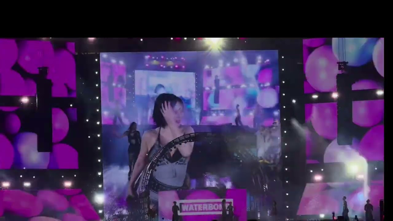 (251109) "FanCam" HyunA (현아) Bubble Pop (3) at Waterbomb Macao 2025.