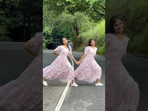 Vaarayo🤍🌸 #shortsviral #trending #twins #tamil #love #tamilsong #dance #shorts