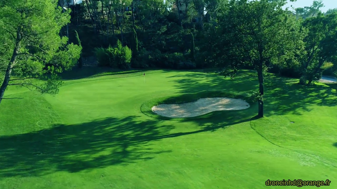 Parcours Ballesteros Trou 1: Stratégie et Précaution ⛳