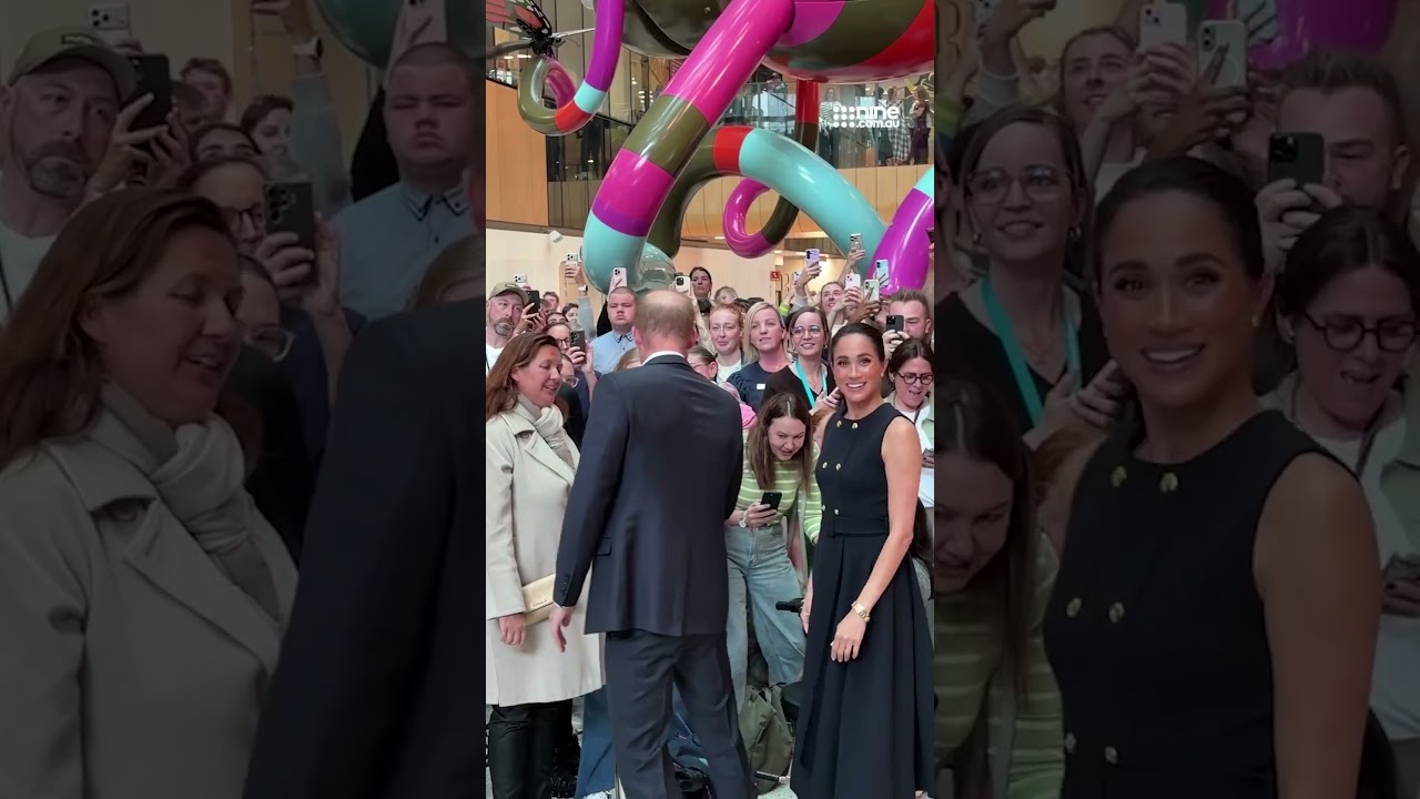 Prince Harry & Meghan Visit Melbourne's Royal Children's Hospital