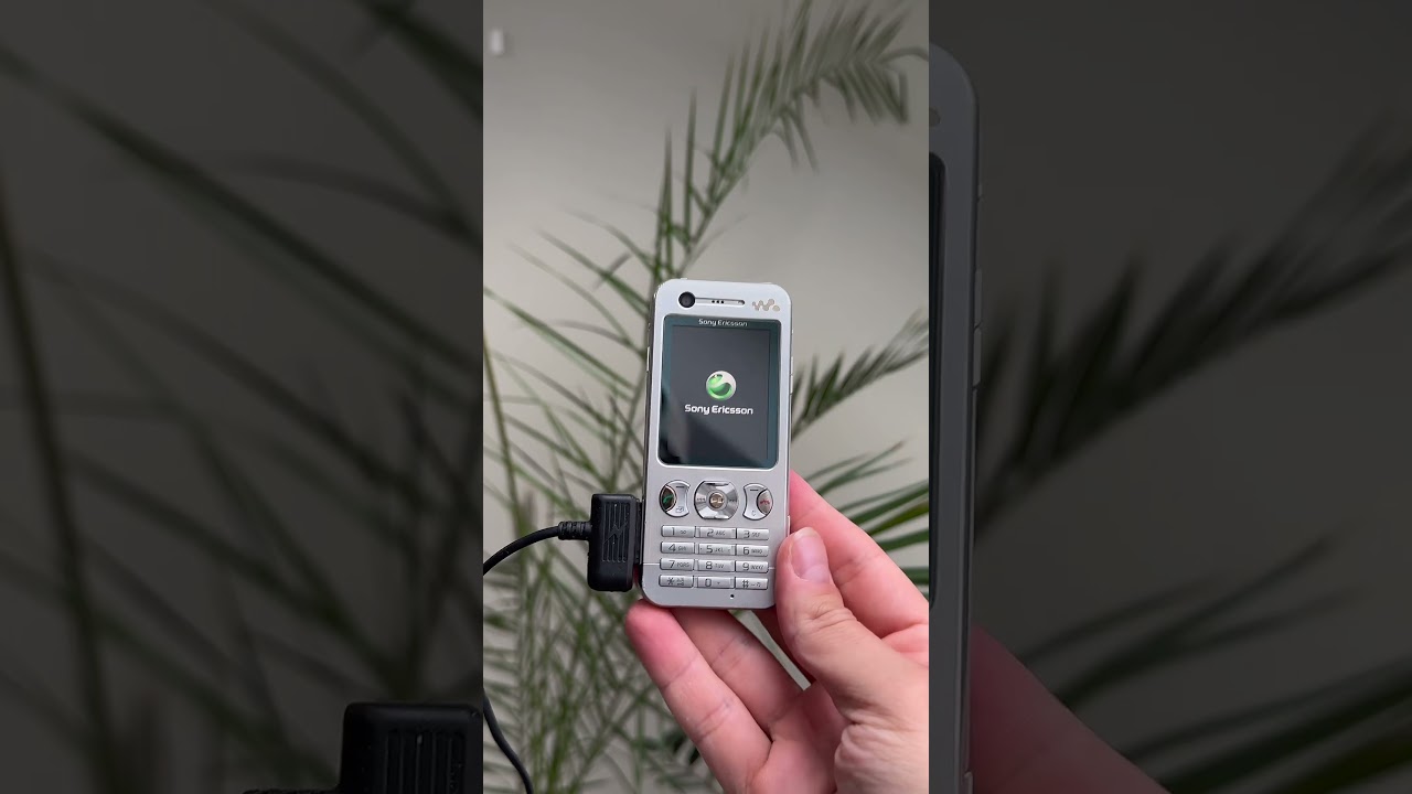 🔋 When even charging had style — Sony Ericsson W890
