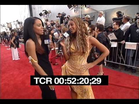 Aaliyah and Beyoncé at 2000 MTV Movie Awards 🎤