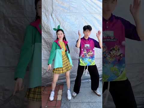 cô giáo mới dạy mình và bạn học nhảy cùng - chị Tiểu Ngáo và anh Cường Cao